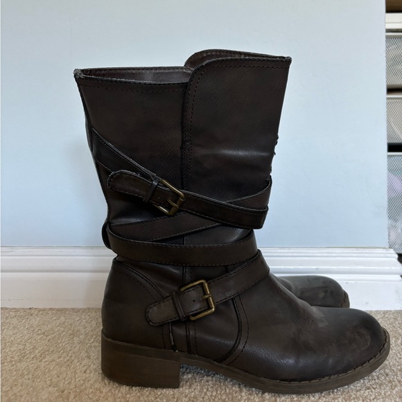 boots - Picture 2 of 2